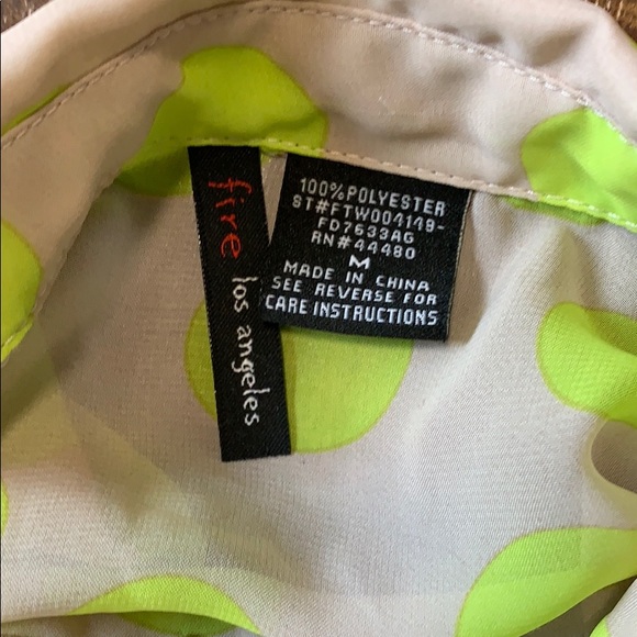 Cute sheer top - Picture 3 of 3